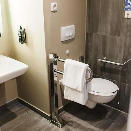 Ibis Centrum Hotel 3*