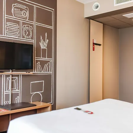 Ibis Centrum Hotell 3*