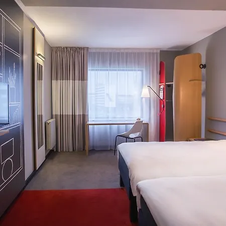 Ibis Centrum Hotell 3*