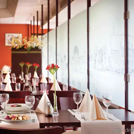 Ibis Centrum Hotel 3*